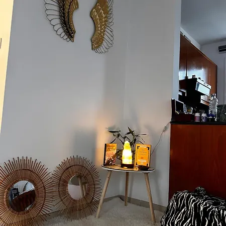 公寓 Makenzy 2 Bedrooms For Rent 拉纳卡