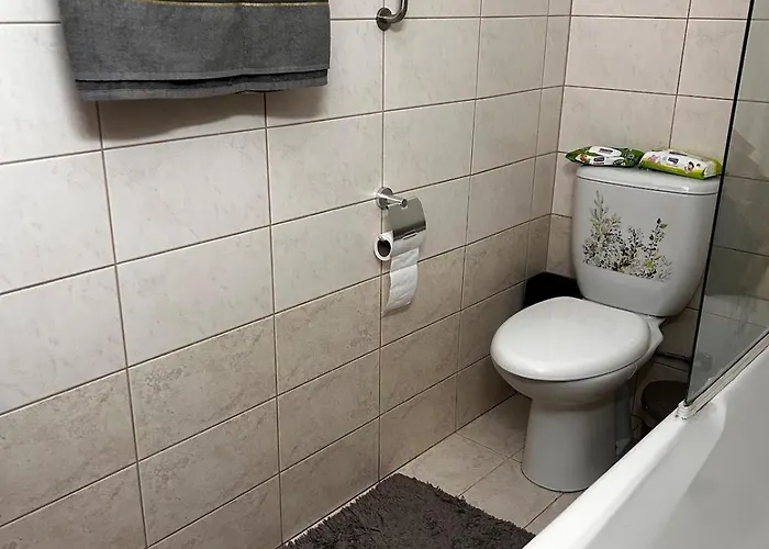 Makenzy 2 Bedrooms For Rent *